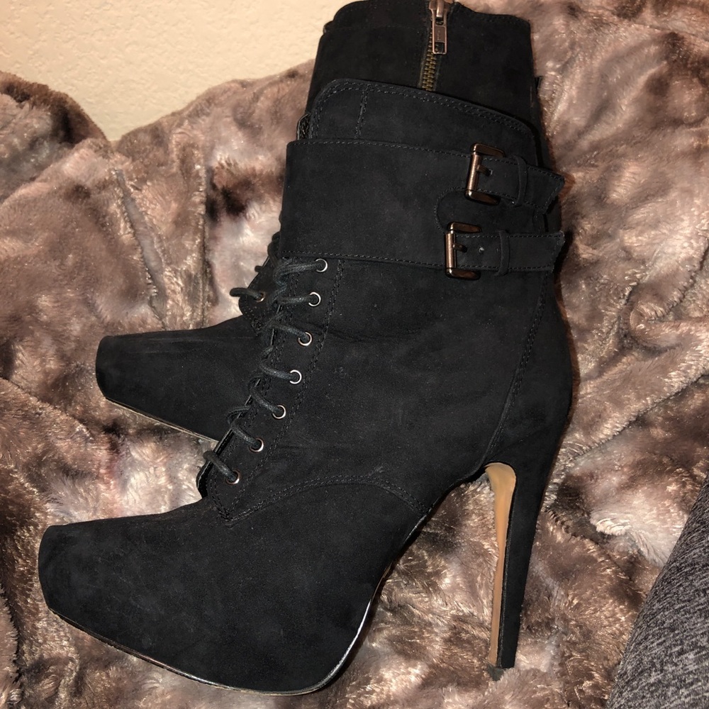 Aldo black lace up booties 8/38